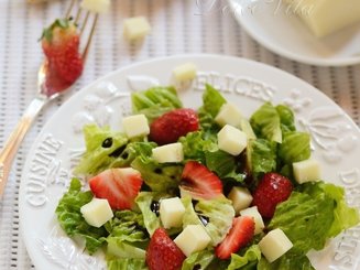 Клубничный салат (Или "он мой самый-самый любимый!")