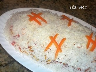 Салат из ветчины с сыром