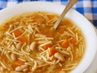 Овощной суп с чесноком и базиликом