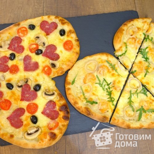 Пицца &quot;Валентинка&quot; с белым соусом