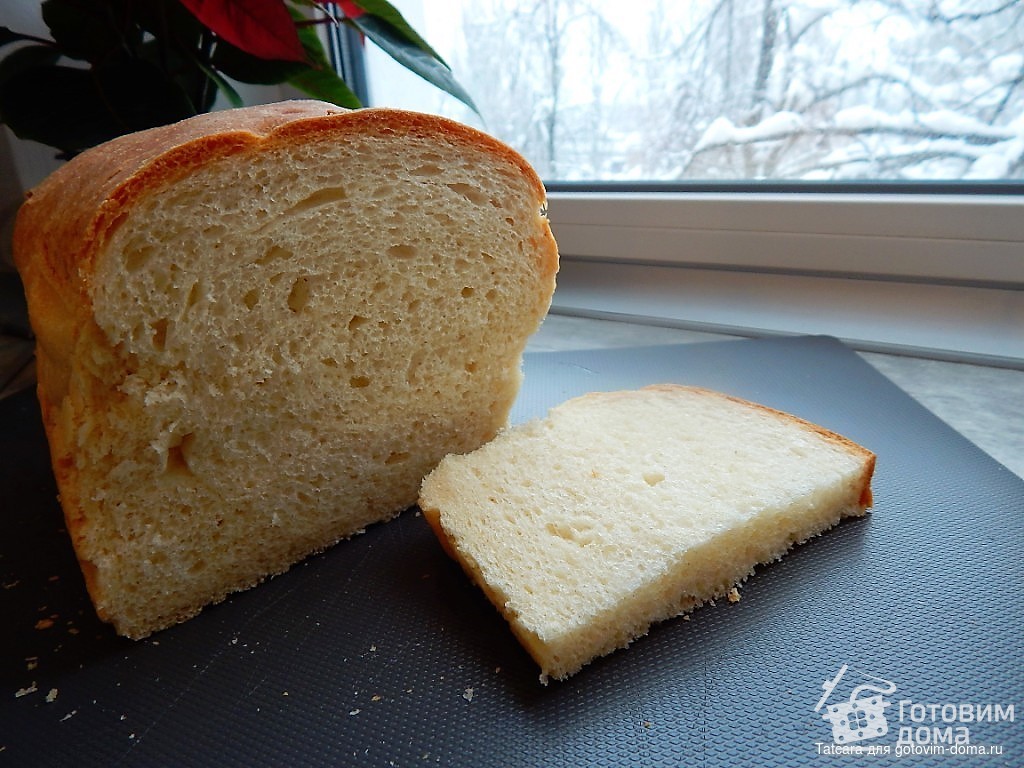 Рецепт простого белого хлеба. Белый итальянский хлеб. Белый хлеб дома. Белый хлеб в виде замка с дужкой. Хлеб с белой подсветкой.