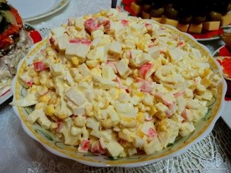 Салат из крабовых палочек с кукурузой
