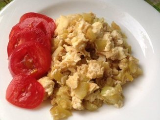 Тушёные кабачки с яйцом и чесноком или "Чихиртма"