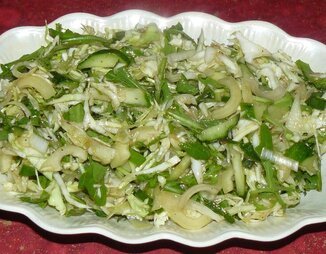 Салат из молодой капусты