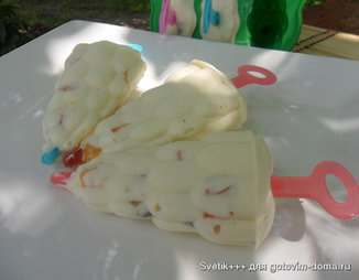 Домашнее мороженое со сгущенкой и персиками