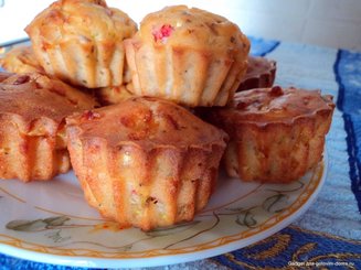 Маффины с кабачками, помидорами и сыром
