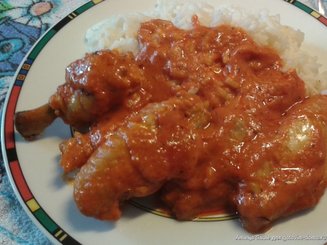 Курица в розовом соусе
