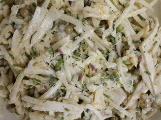 Салат из редиса с сыром и яйцами