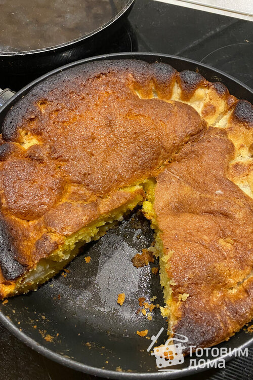 Шарлотка с вишней