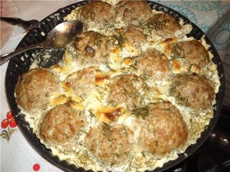 Тефтельки из курицы и гречки в соусе