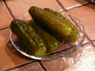 Огурцы соленые консервированные
