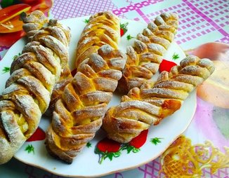 Вкусные булочки со сгущенкой
