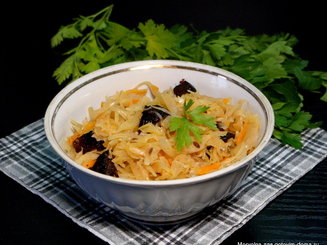 Капуста с черносливом