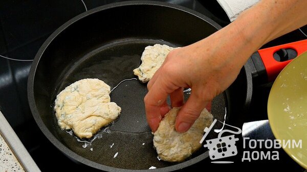 Картофельные лепёшки жареные на сковороде: вкуснятина на основе картофельного пюре с луком фото к рецепту 12