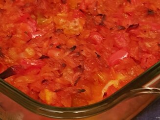 Зубатка, запеченная с овощами