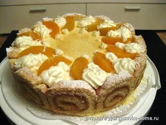 Шарлотка с абрикосами и маскарпоне