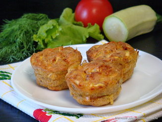 Маффины с кабачками, помидорами и сыром