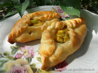 Расстегаи с капустой и яйцами