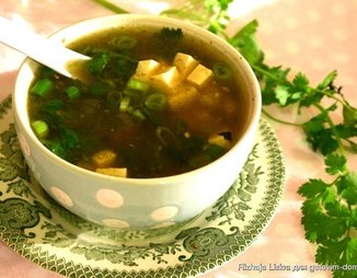 Суп из тофу и кинзы (Сянцай Доуфу Тан)