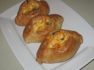 Открытые пирожки с сыром и зеленью