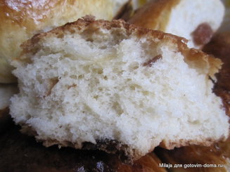 Булочки с изюмом