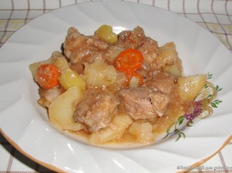 Мясное рагу, которое готовится само по себе