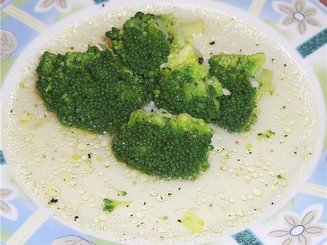 Брокколи с лимонным соусом