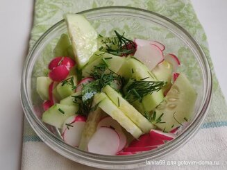 Салат из редиса с огурцами