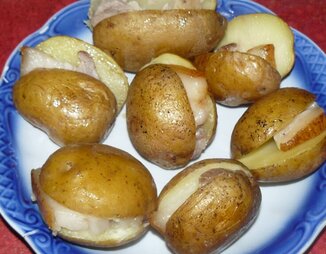 Печеная картошка с салом