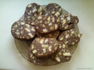 сладкая колбаска с орехами и цукатами