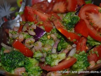 Салат "Весна у моря" с брокколи, черри и креветками