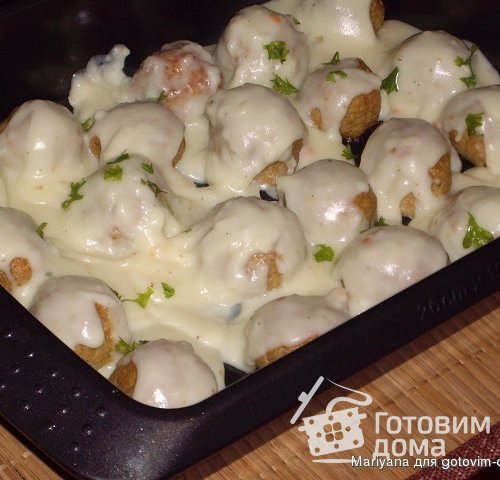 Фрикадельки под молочной шапкой