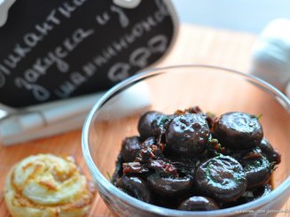 Пикантная закуска из шампиньонов