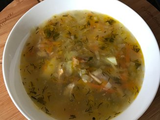 Щи из свежей капусты с курицей
