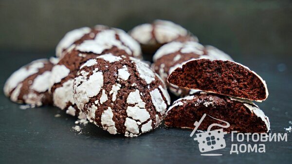 Шоколадное печенье с трещинками фото к рецепту 3