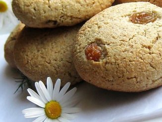 Печенье из овсяной муки с вяленой клюквой
