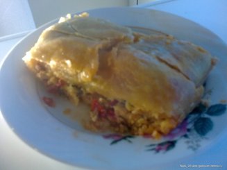 Скумбрия с овощами и грибами, запечённая в тесте