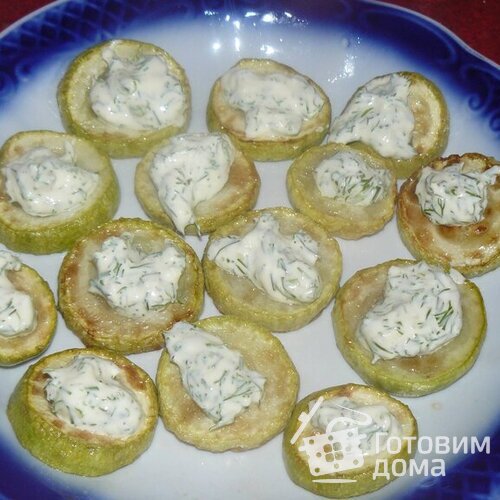 Жареные кабачки с соусом