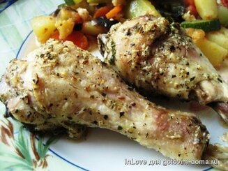 Запеченные куриные крылышки с пармезаном и базиликом