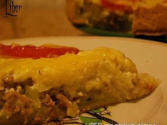 Открытый пирог с капустой и мясным фаршем