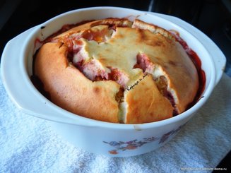 Творожный пирог с апельсинами и клубникой