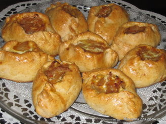 Открытые пирожки с сыром и зеленью
