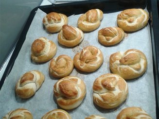 Брецели (Laugenbrezeln)