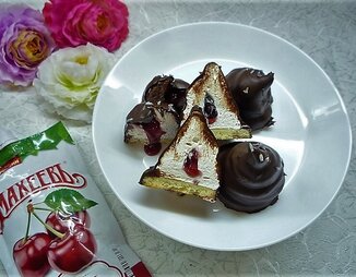 Пирожные Флюдеболли с вишневым джемом ТМ "МАХЕЕВЪ" на 8 марта