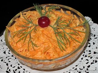Салат из моркови с чесноком