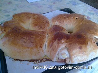 Шведский яблочный пирог с ромовой глазурью