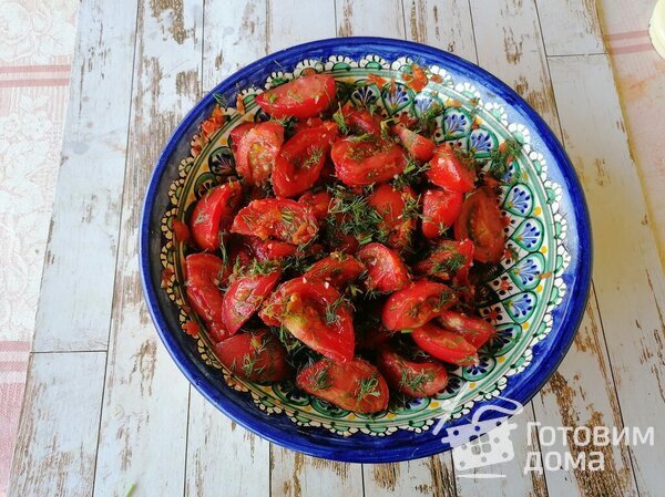 Необычный летний салатик из помидоров фото к рецепту 4