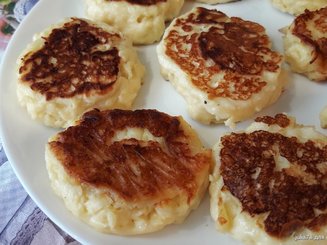 Сырники из творога с яблоками