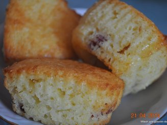 Маффины  лимонные с вишней