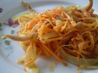 Салат с кальмарами и корейской морковью